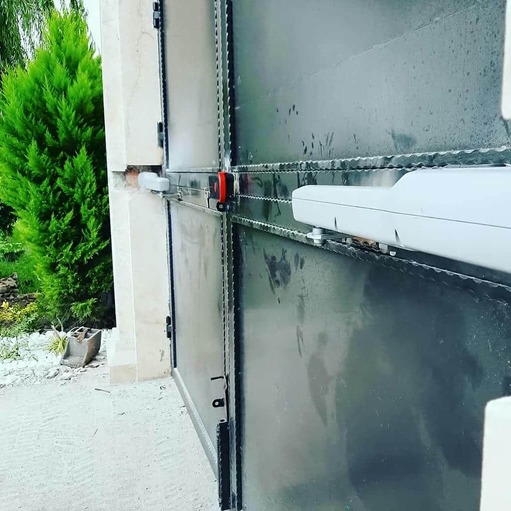 نصب جک درب پارکینگ اتوماتیک در محمودآباد
