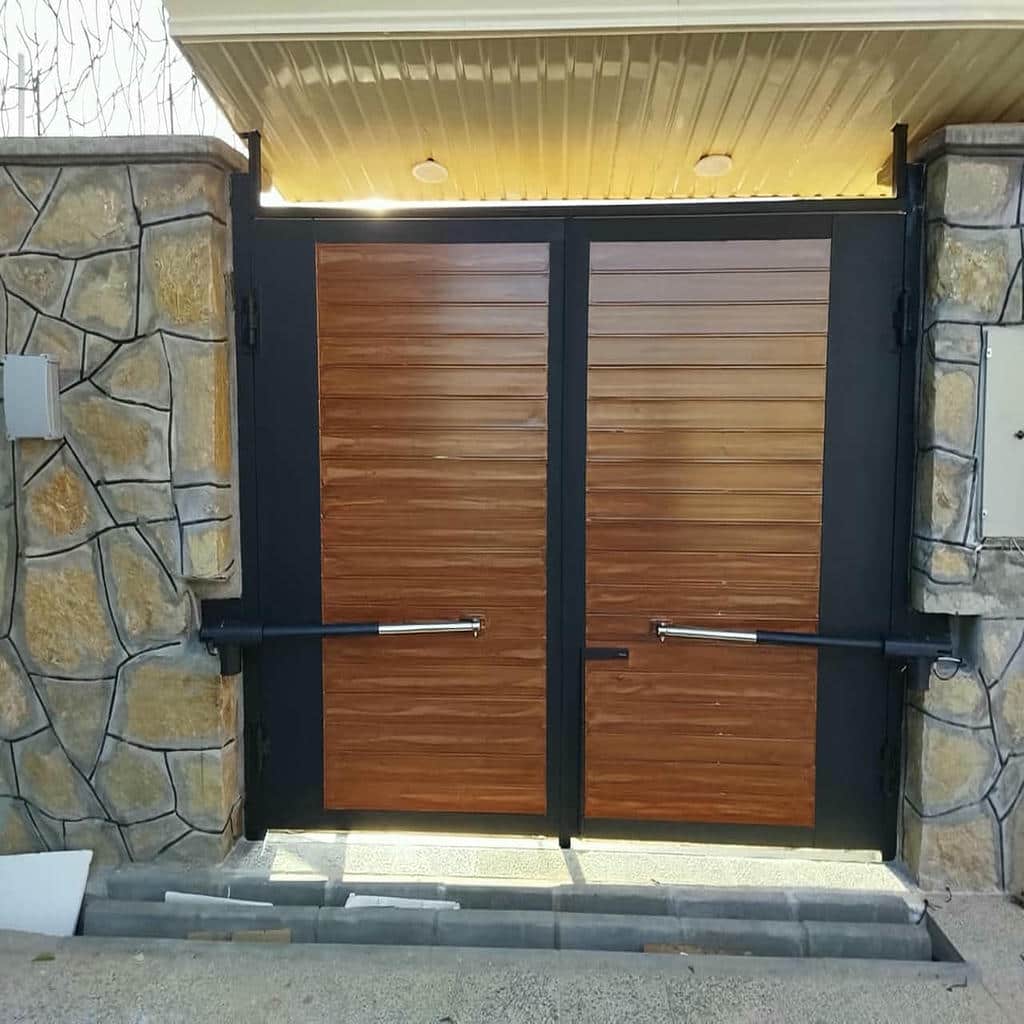 نصب جک درب پارکینگ تراز دقیق در بومهن