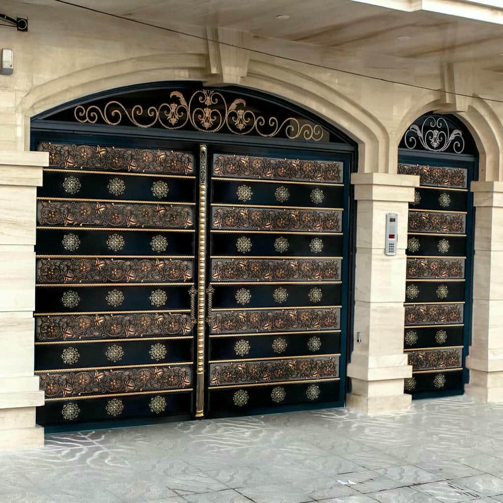 درب حیاط در سبزوار