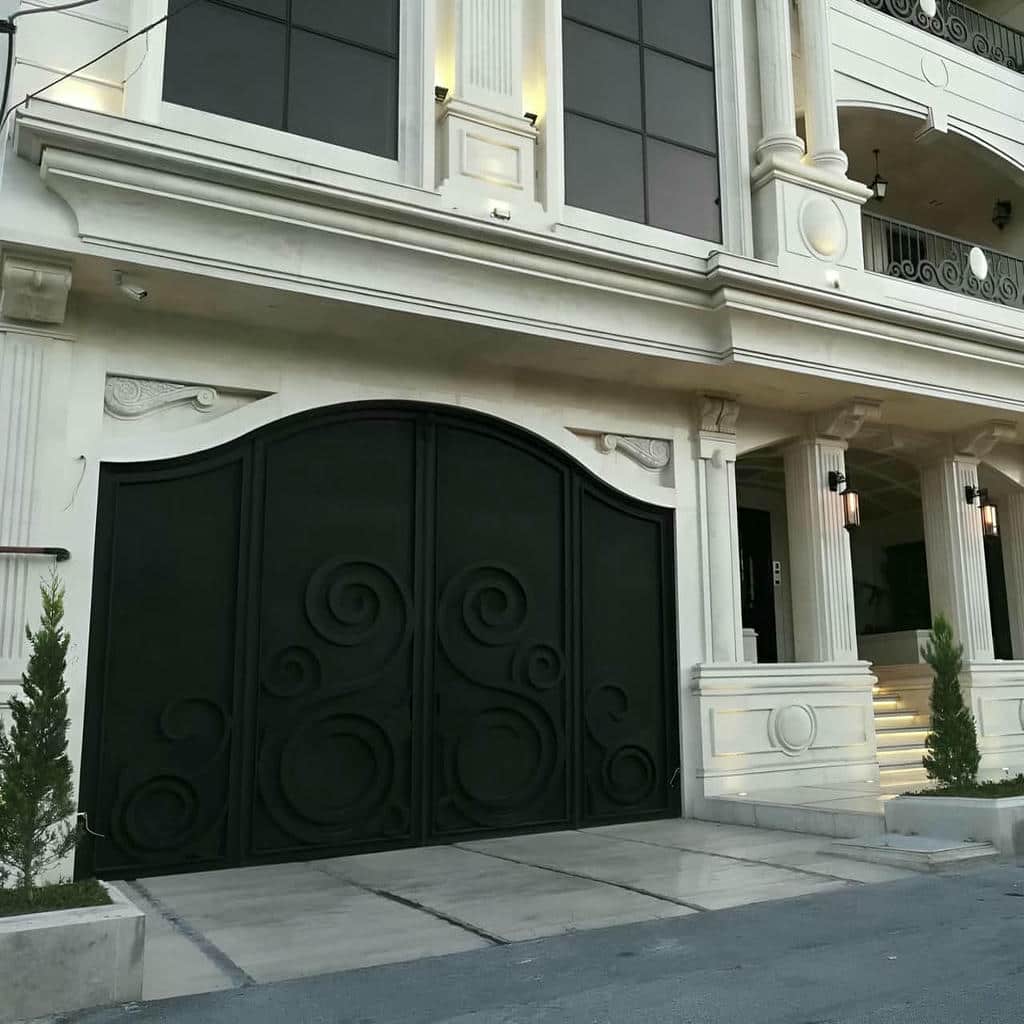درب حیاط در رفسنجان