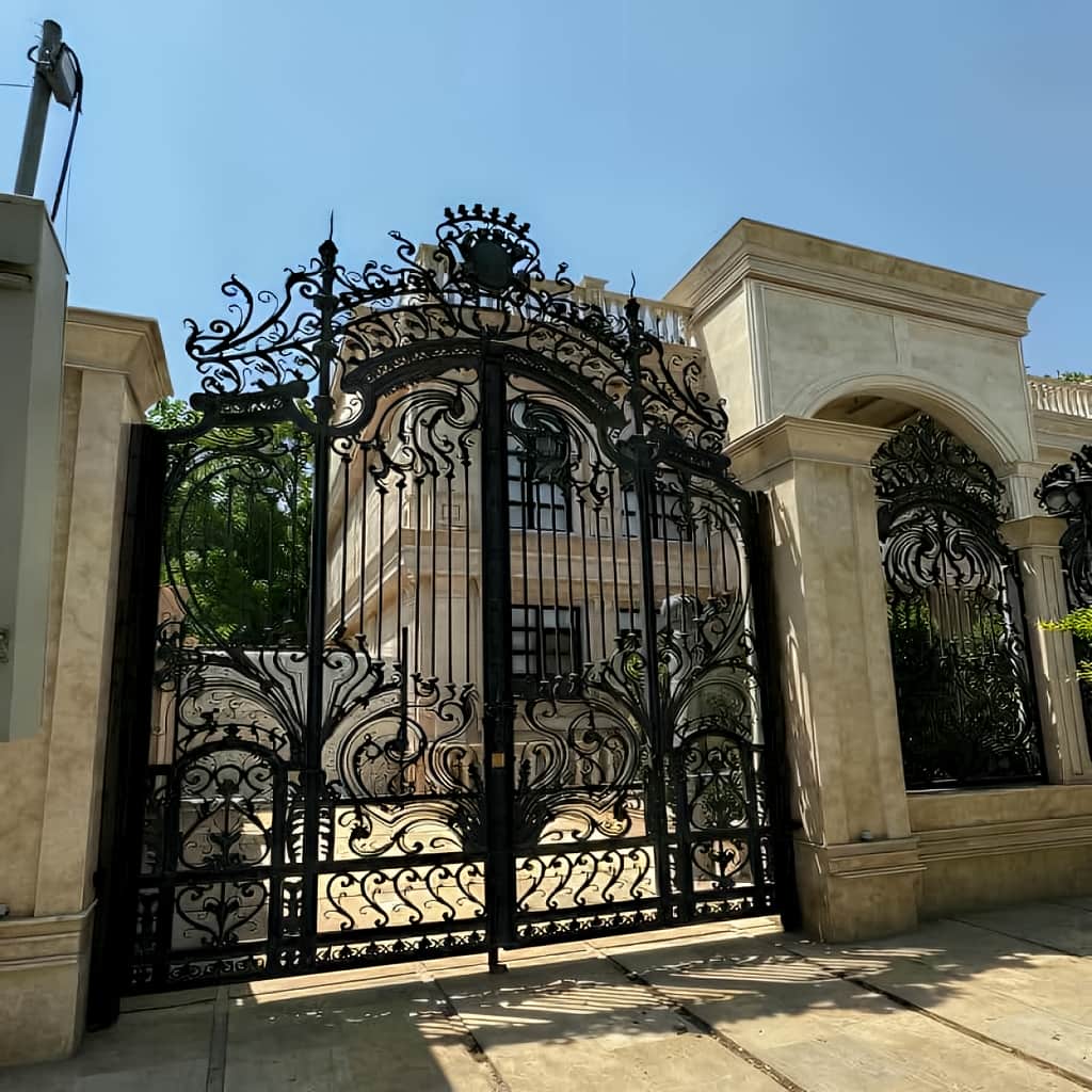 قیمت درب حیاط یراق استاندارد در طالقان