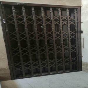 درب آکاردئونی حفاظ آپارتمان در کمال شهر