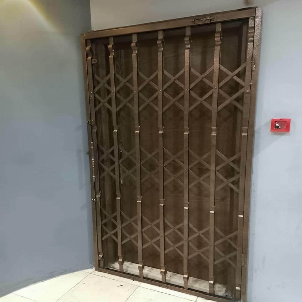 خرید درب آکاردئونی حفاظ آپارتمان با یراق‌آلات ایمن در ملارد