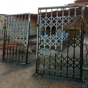 درب آکاردئونی حفاظ آپارتمان در یاسوج