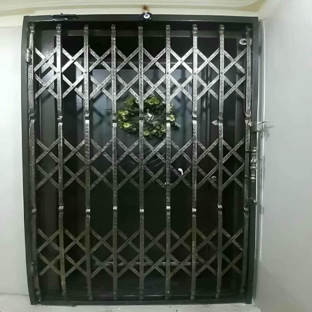 نصب درب آکاردئونی حفاظ آپارتمان چهارگل در بابل