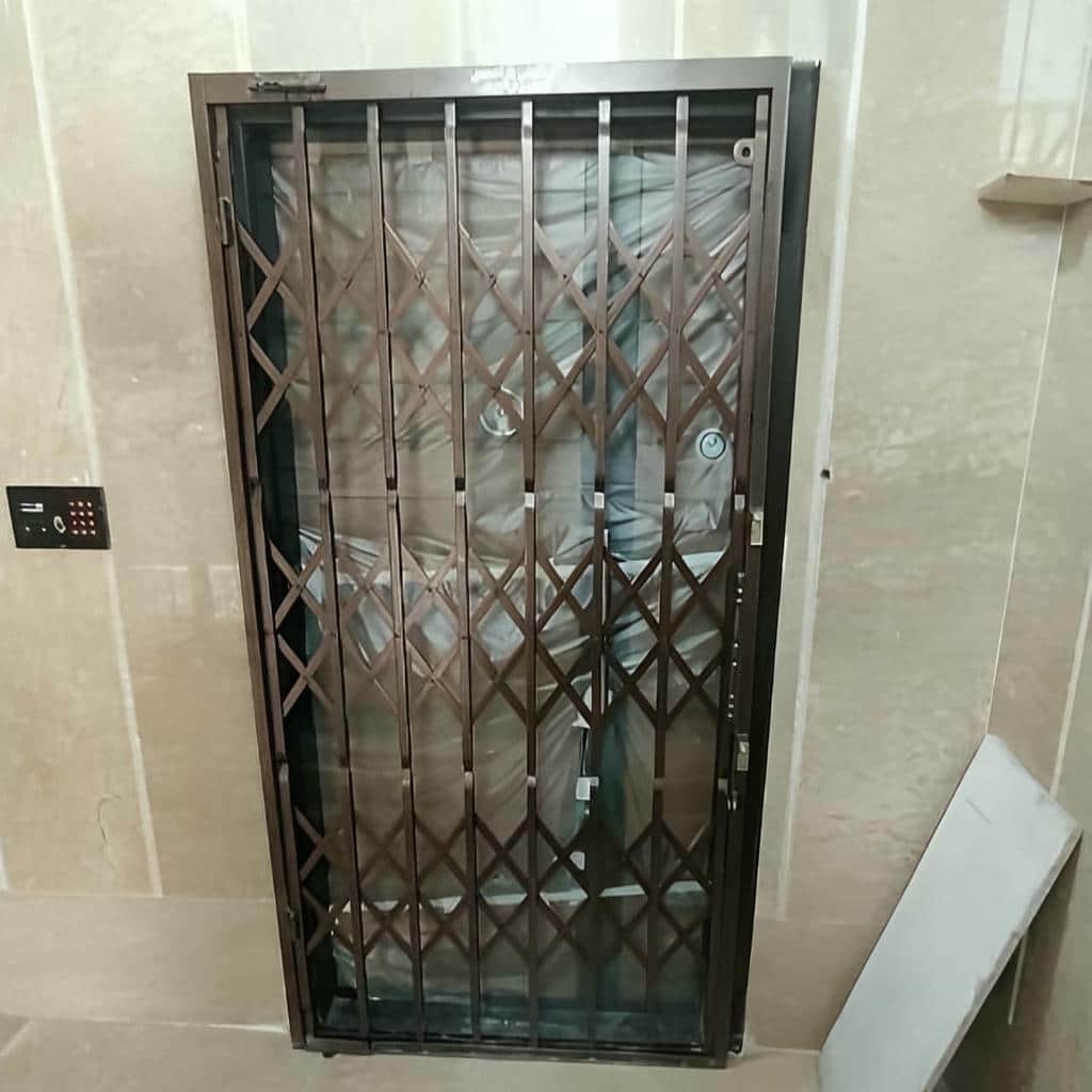 قیمت درب آکاردئونی حفاظ آپارتمان سه گل در گنبدکاووس