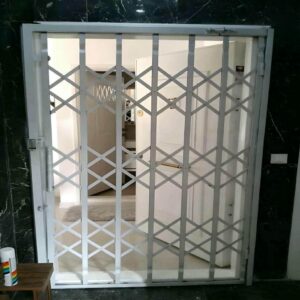 درب آکاردئونی حفاظ آپارتمان در محمودآباد