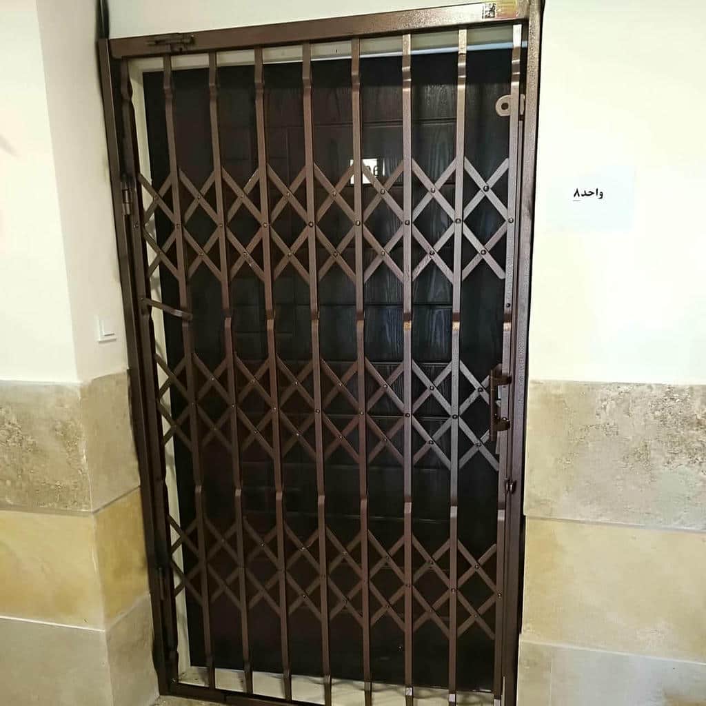درب آکاردئونی حفاظ آپارتمان در مهرشهر کرج