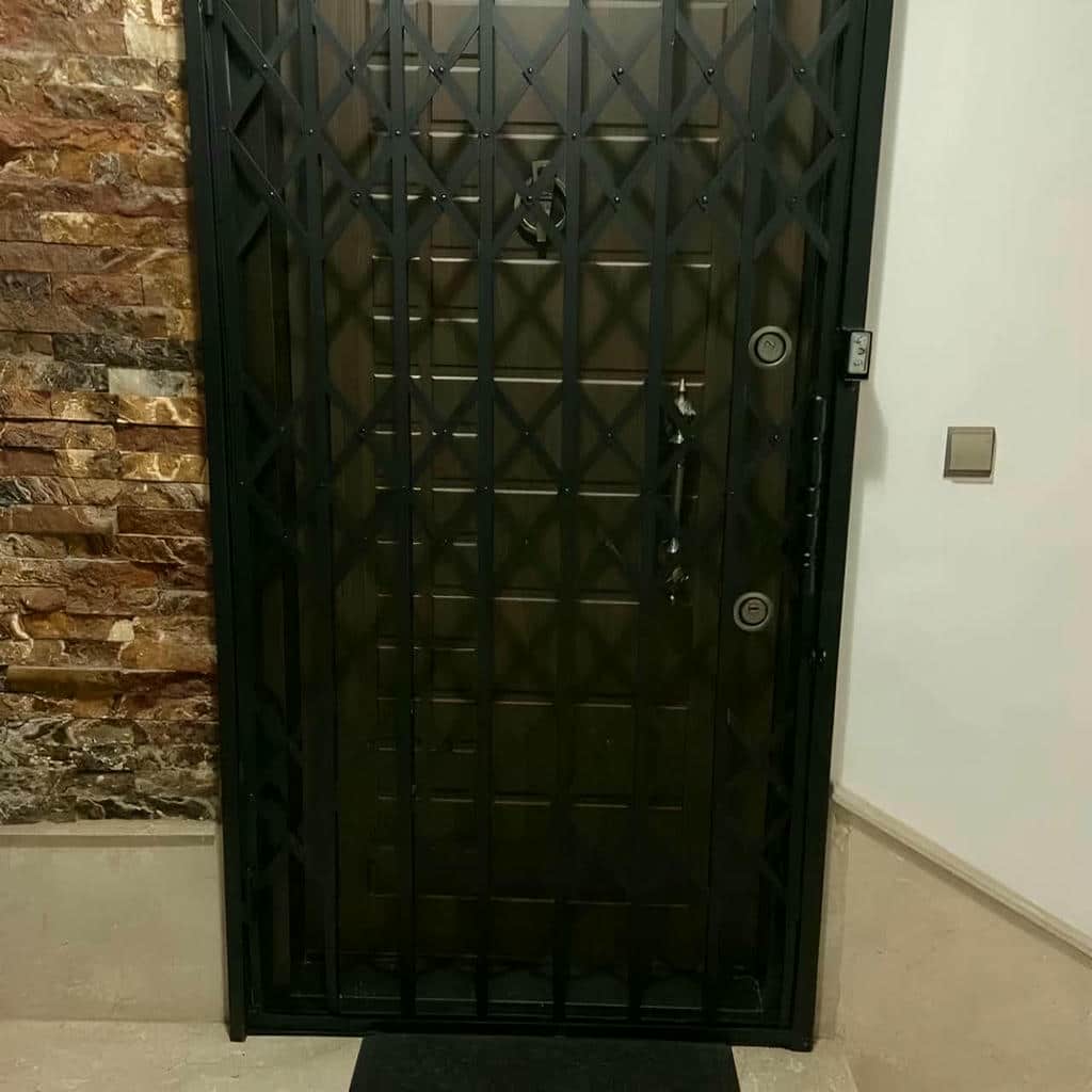 قیمت درب آکاردئونی حفاظ آپارتمان سه گل در آمل