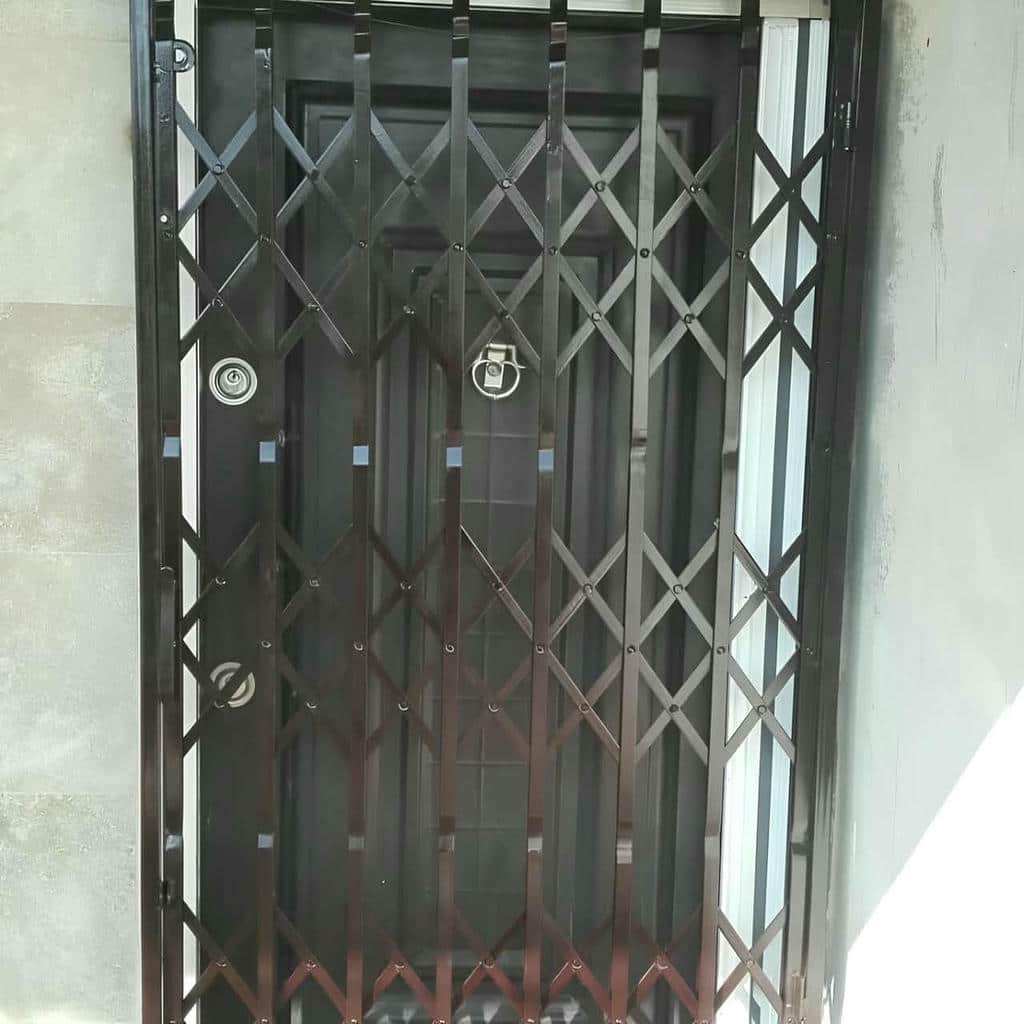درب آکاردئونی حفاظ آپارتمان در نظرآباد