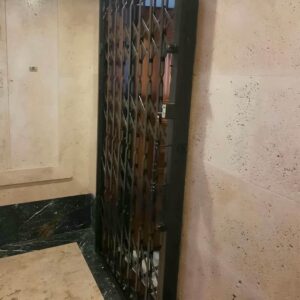 درب آکاردئونی حفاظ آپارتمان در محمدشهر
