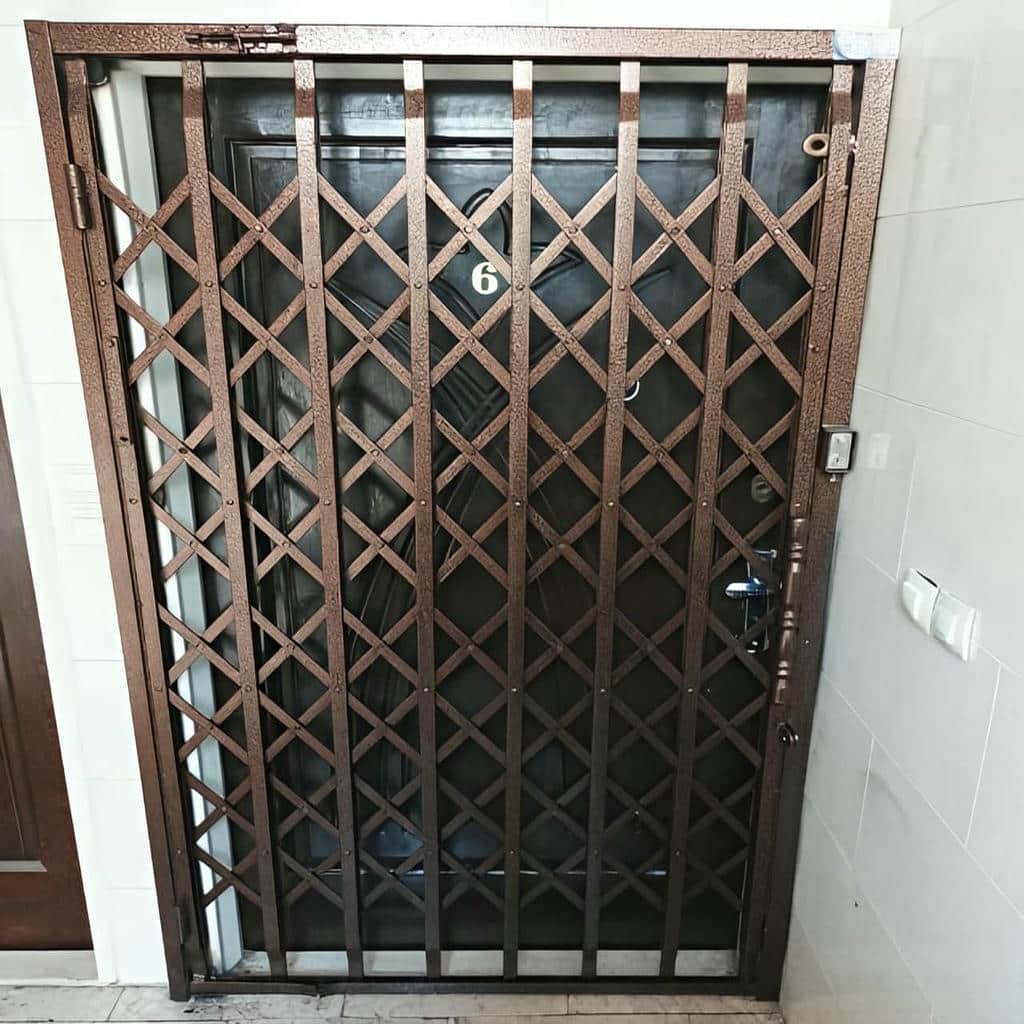 قیمت درب آکاردئونی حفاظ آپارتمان سه گل در کرمان