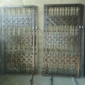 درب آکاردئونی حفاظ آپارتمان در آمل