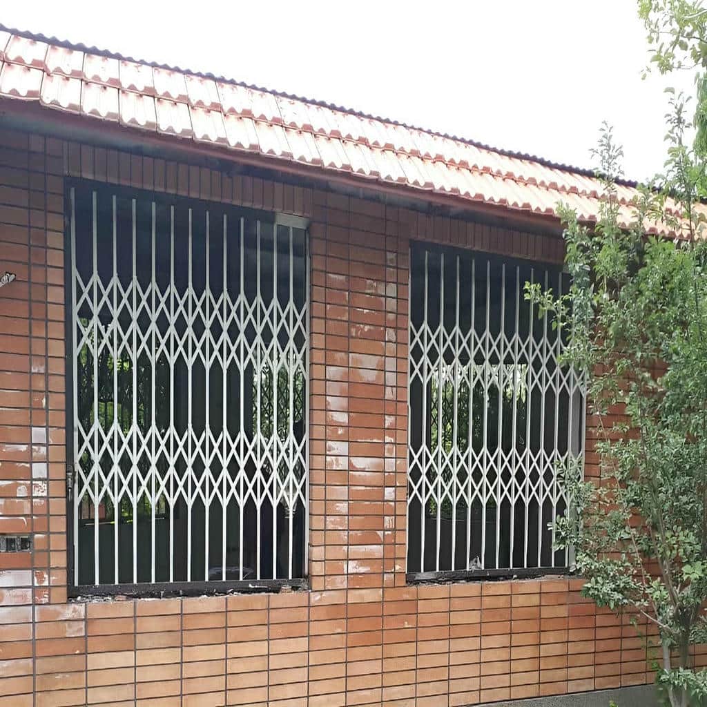 درب آکاردئونی حفاظ آپارتمان در کرمان