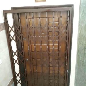 درب آکاردئونی حفاظ آپارتمان در فیروزکوه