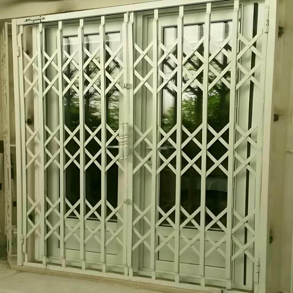 قیمت درب آکاردئونی حفاظ آپارتمان سه گل در چابهار