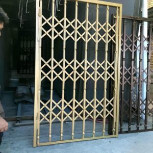 درب آکاردئونی حفاظ آپارتمان در بندر انزلی