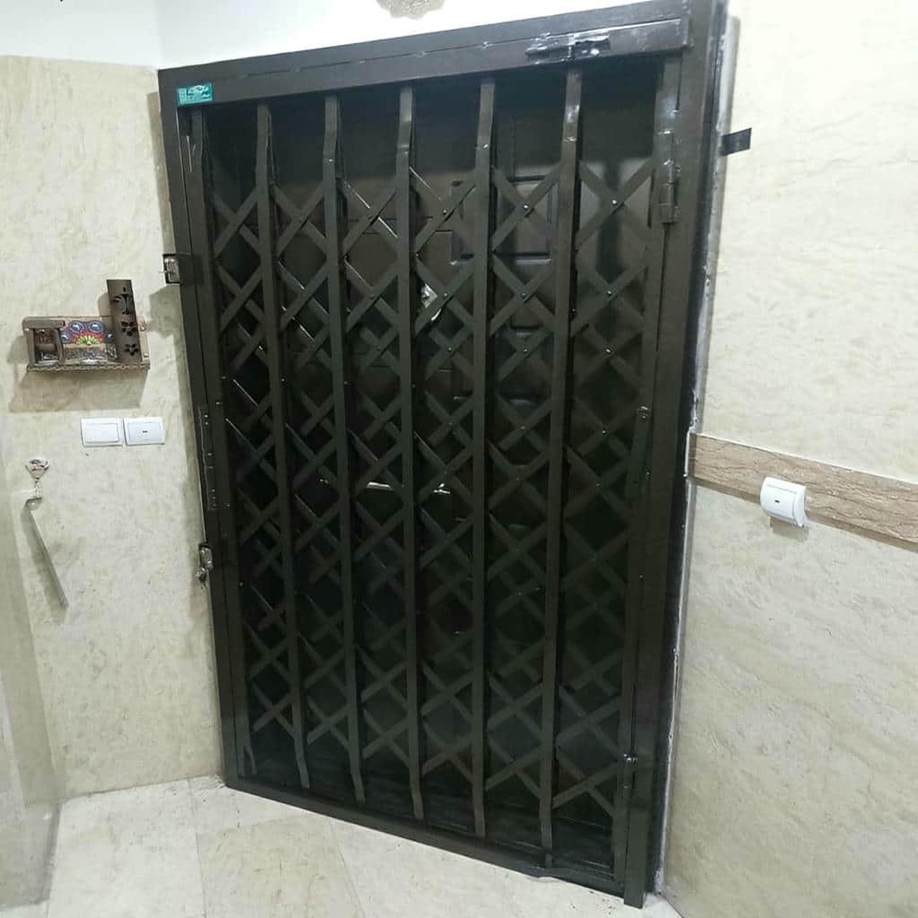 قیمت درب آکاردئونی حفاظ آپارتمان مدل سه‌گل در فردیس کرج