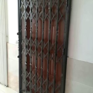 درب آکاردئونی حفاظ آپارتمان در رفسنجان