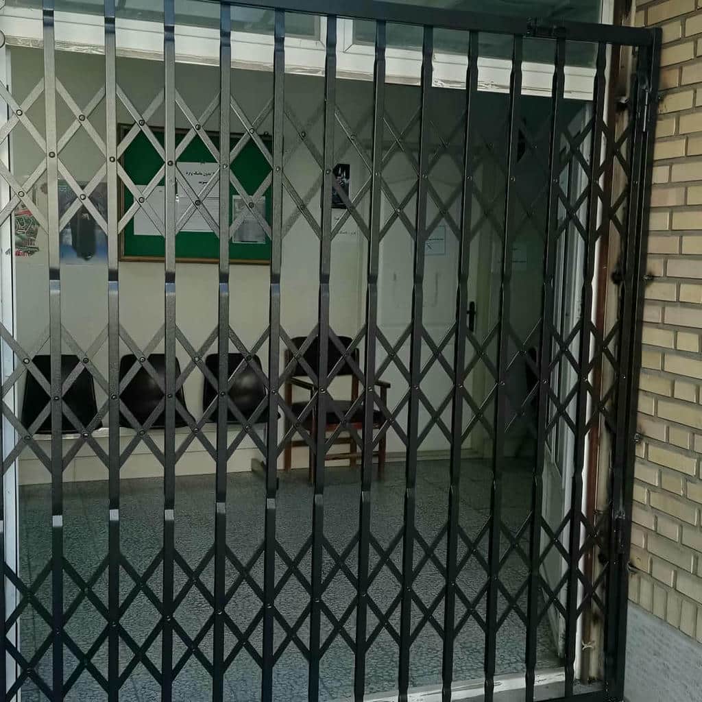 قیمت درب آکاردئونی حفاظ آپارتمان سه گل در خرم آباد