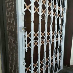 درب آکاردئونی حفاظ آپارتمان در چابهار