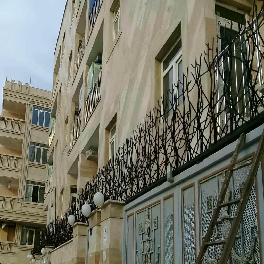 نصب حفاظ شاخ گوزنی دیوار ساختمان رنگ مقاوم در سنندج
