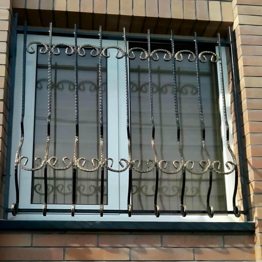 نصب حفاظ پنجره مربعی در چالوس