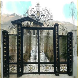 درب حیاط در محمدشهر