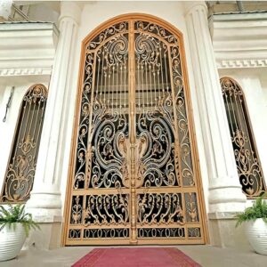 درب حیاط در نوشهر