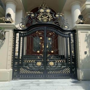درب حیاط در لواسان