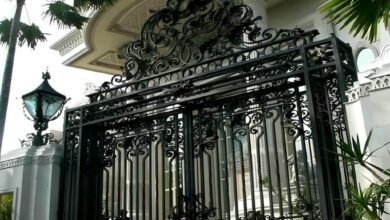 درب حیاط در ایلام