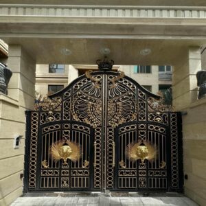 درب حیاط در شهرکرد
