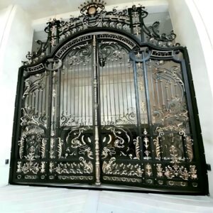 درب حیاط در چابهار