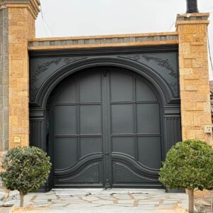 درب حیاط در تهران