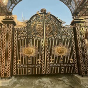 درب حیاط در آبسرد