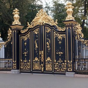 درب حیاط در کرمانشاه