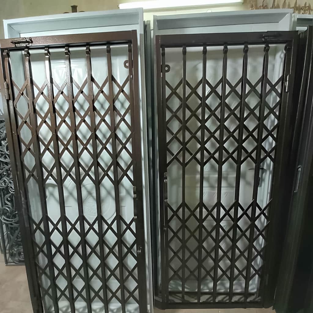 درب آکاردئونی ضد سرقت با یراق مناسب بازشو