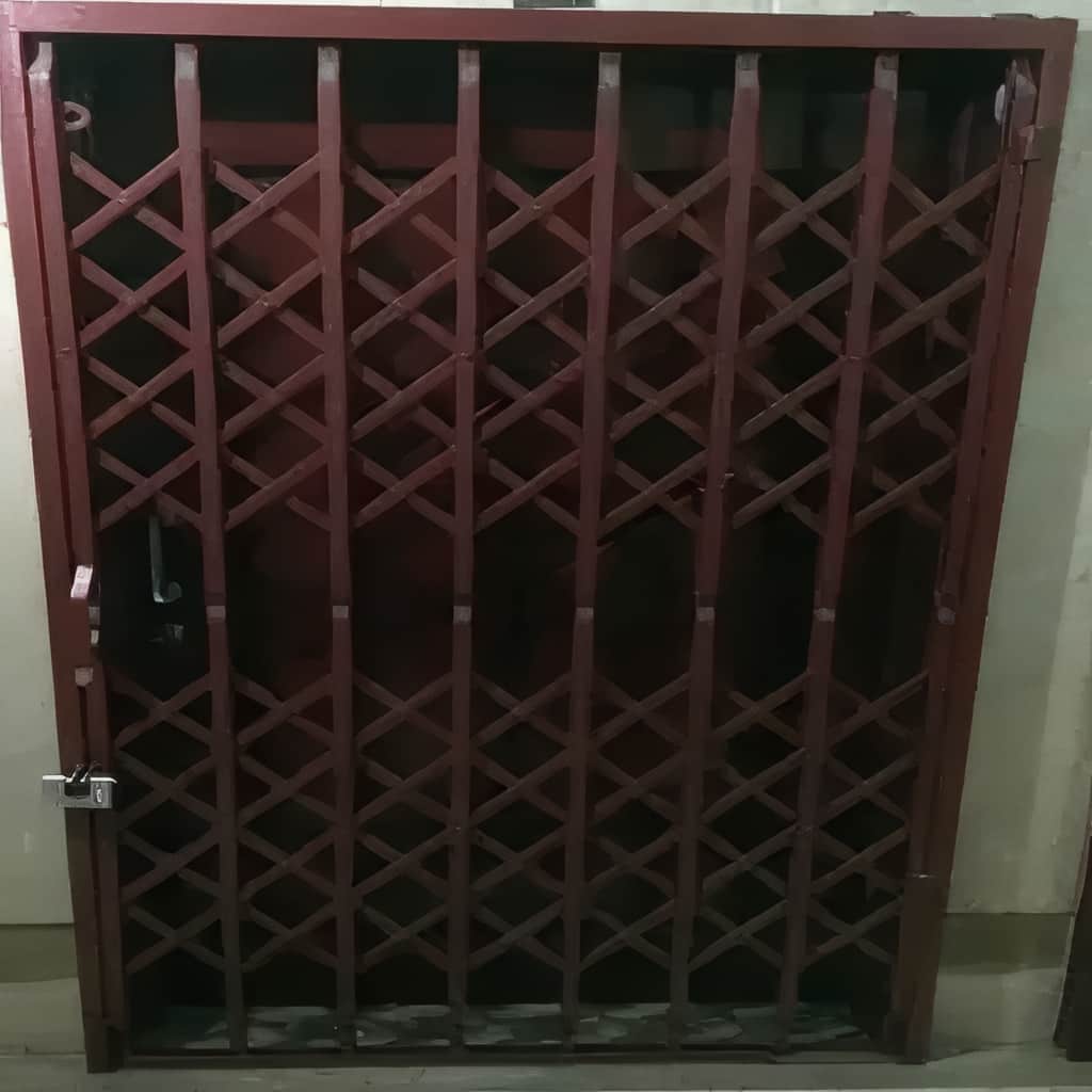 درب آکاردئونی با وزن سازه استاندارد