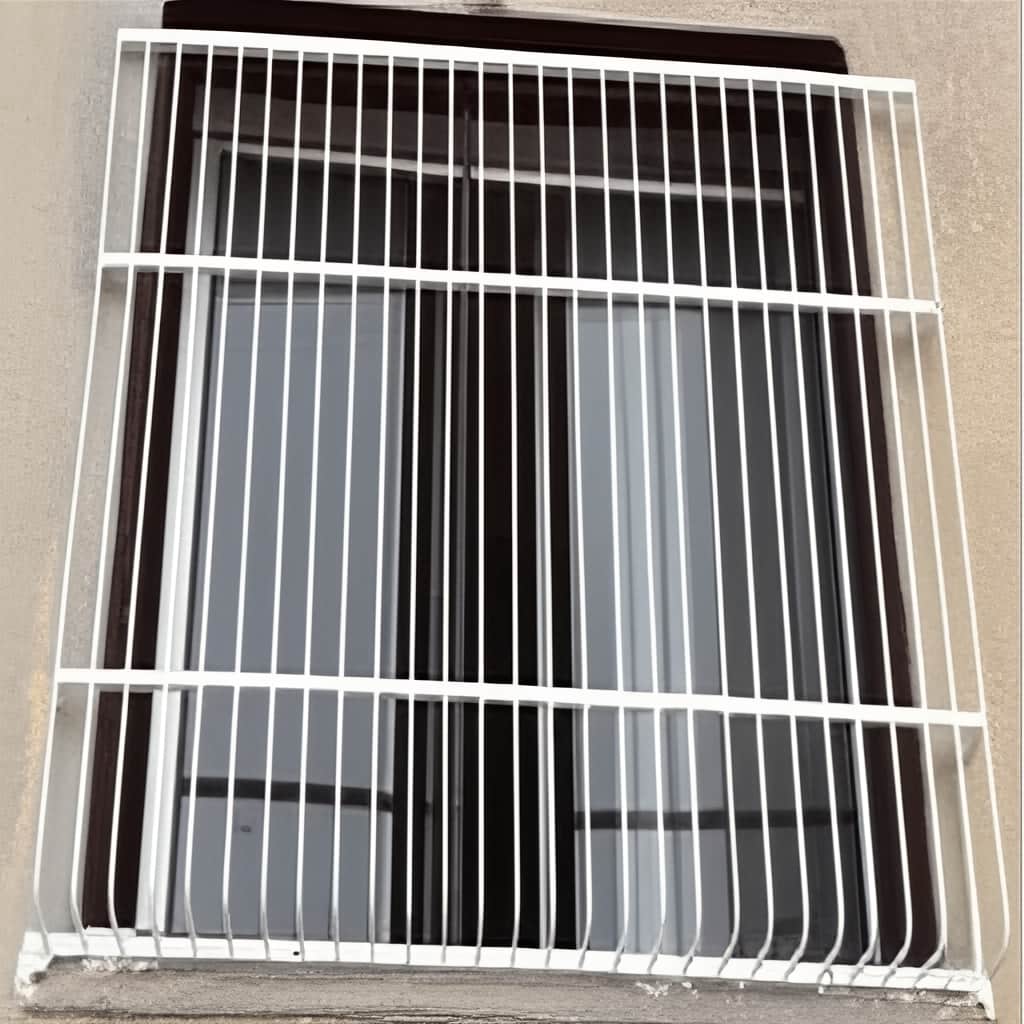 حفاظ پنجره فلزی با طراحی هماهنگ نما