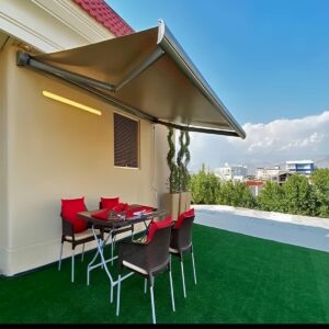 مقایسه سایبان برقی و دستی برای انتخاب بهتر