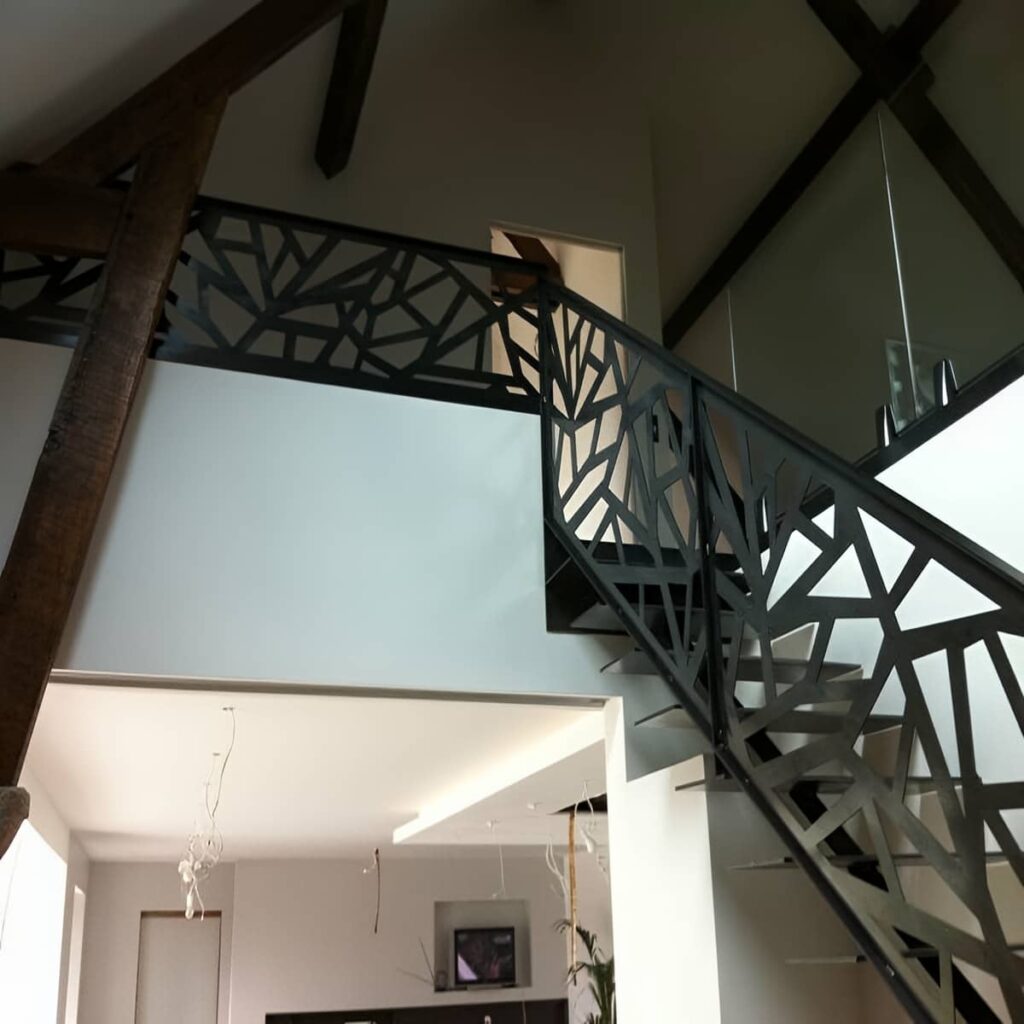 نرده سی ان سی لوکس برای پروژه خاص