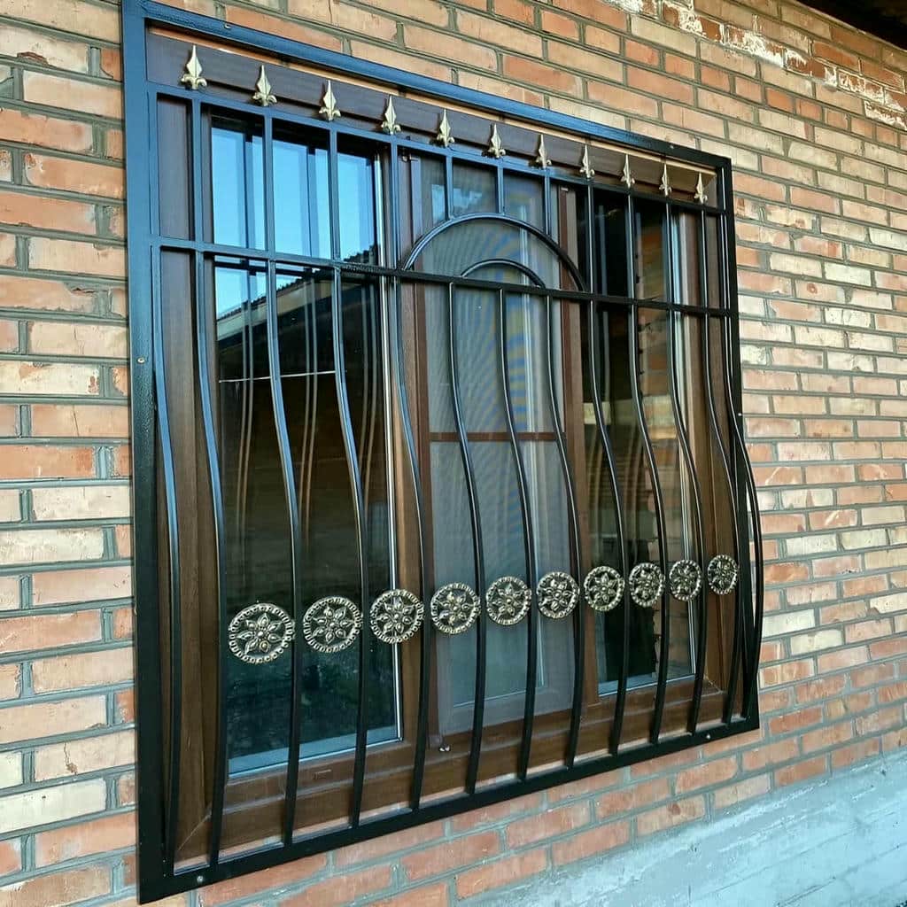 حفاظ پنجره فلزی با جوشکاری تمیز اتصالات