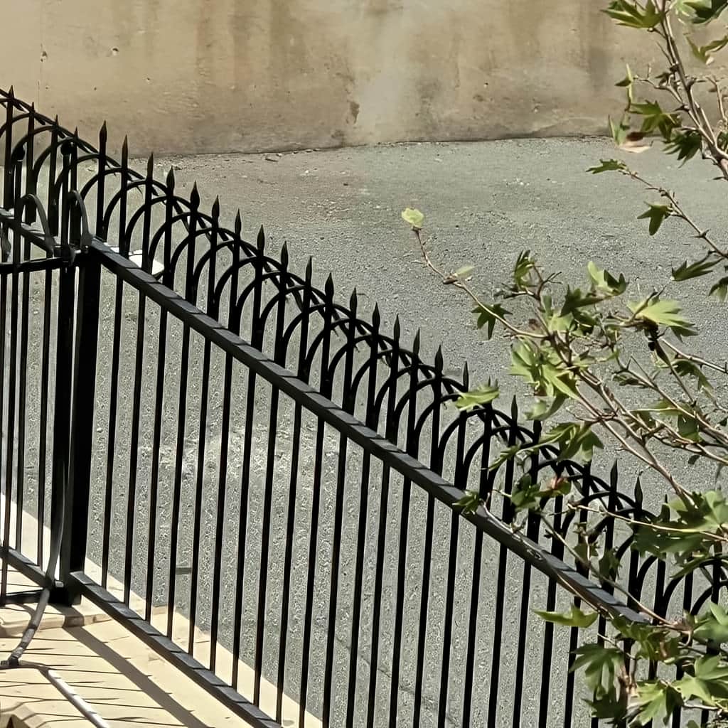 حفاظ شاخ گوزنی و حفاظ سرنیزه ای با رنگ پوششی یکنواخت