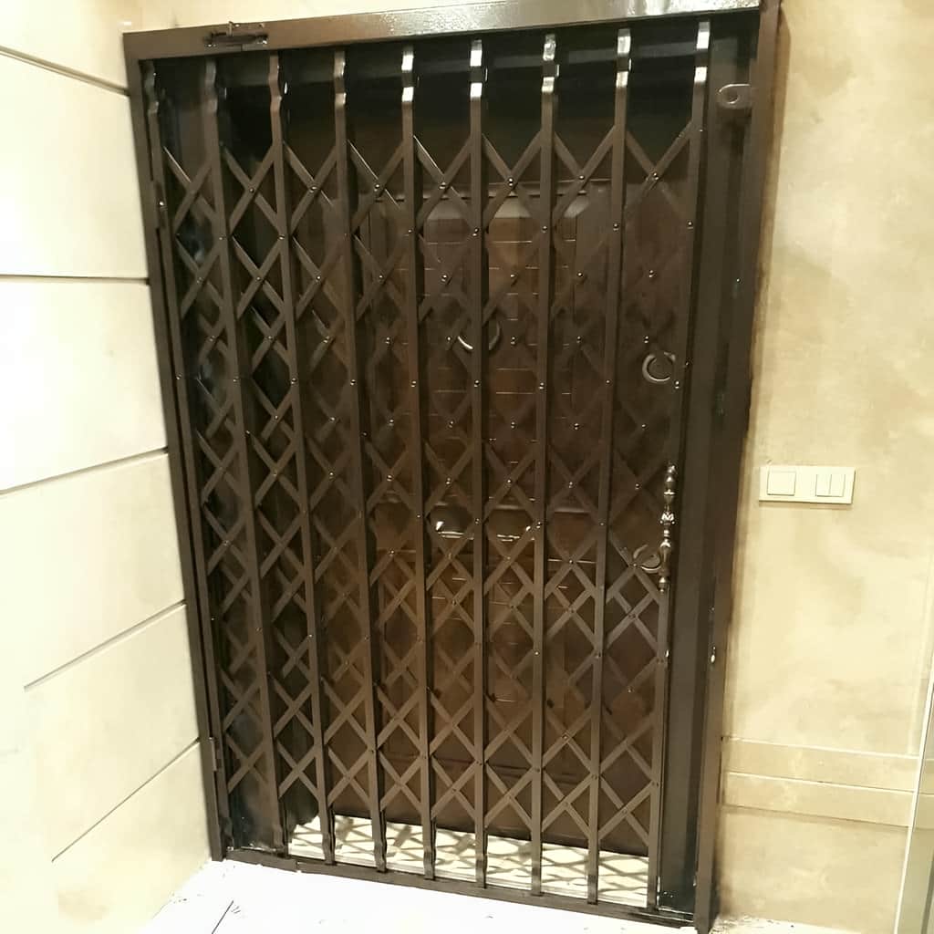 درب آکاردئونی پنج گل دوبل با لوزی متقارن