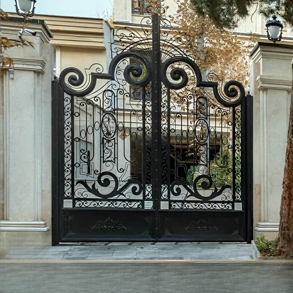 تولید درب حیاط شاسی سنگین با پنل توپر