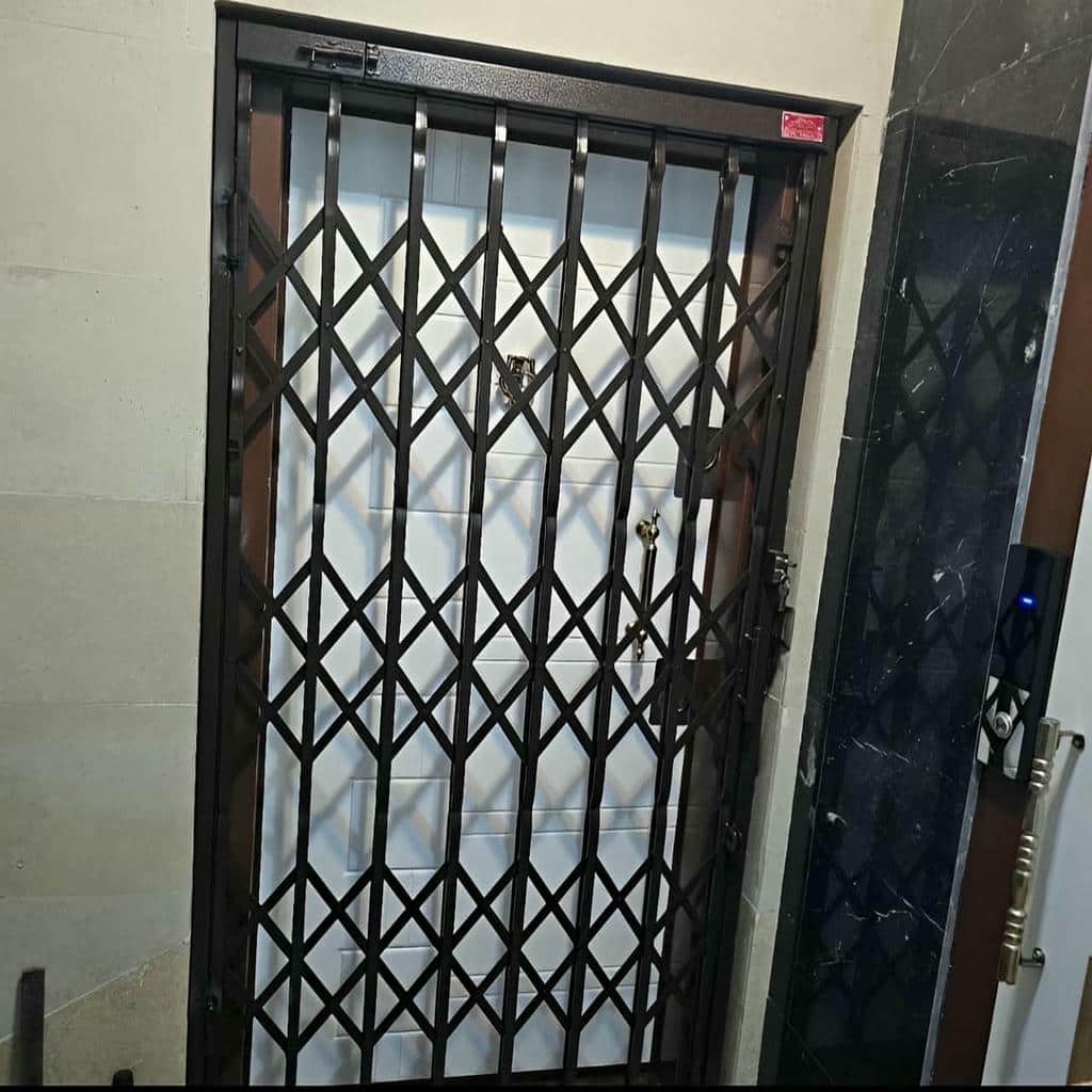 درب ریلی آکاردئونی کم جا با شبکه پنج گل