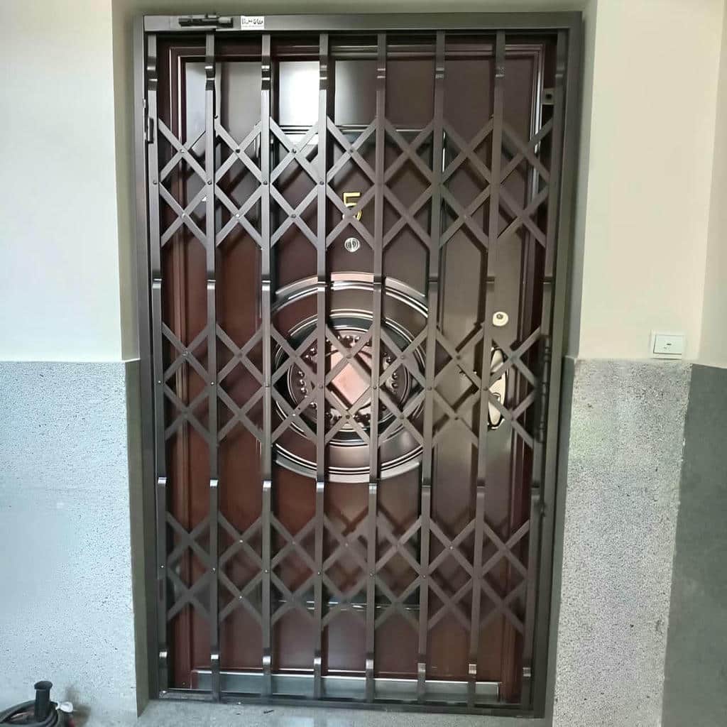 درب آکاردئونی شیک قفل دار مدل پنج گل
