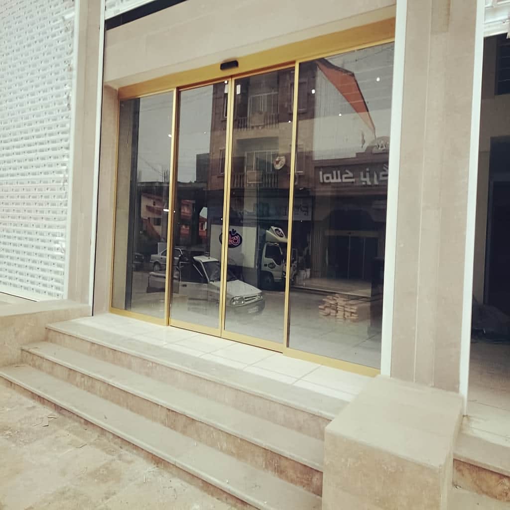 نصب فریم آلومینیومی درب شیشه ای کشویی