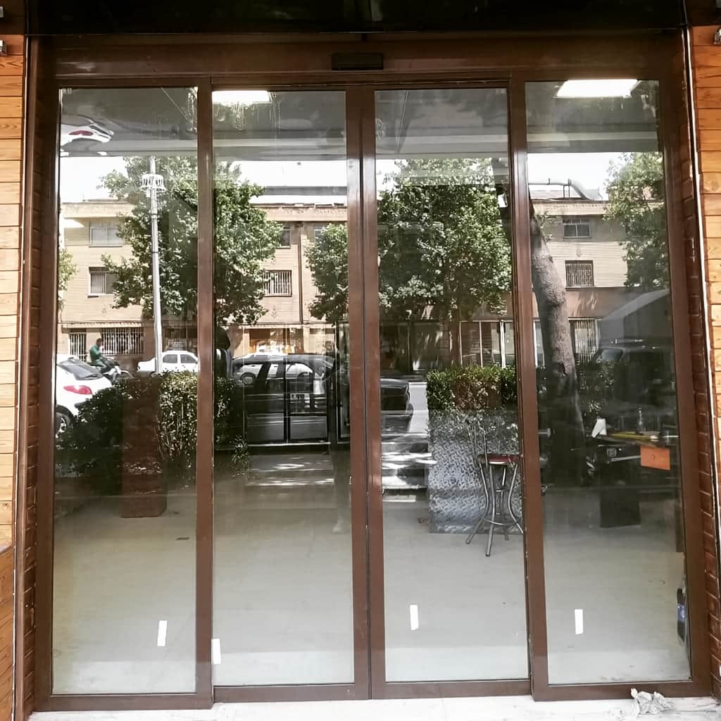 9 طرح درب شیشه ای اتوماتیک کشویی دو لت
