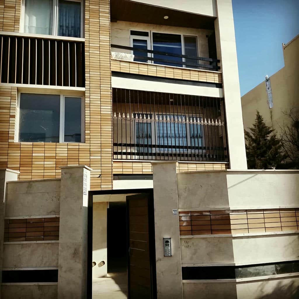 خرید نرده پنجره فلزی شاسی دار